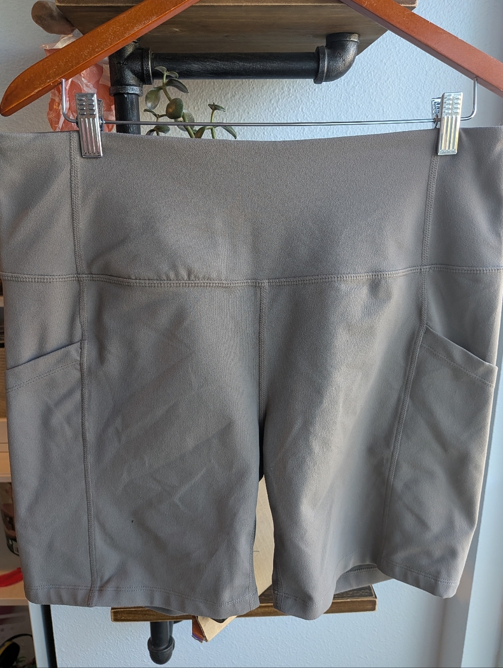 Zella High Waist Live In Pocket Bike Shorts XL Grey w/ Back Zip Pocket